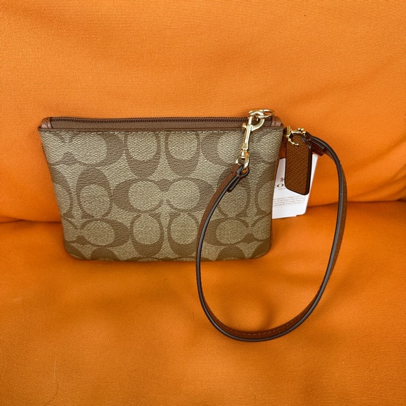 Coach NWT Signature Coated Canvas and Grossgrain Leather Wristlet - Picture 3 of 6